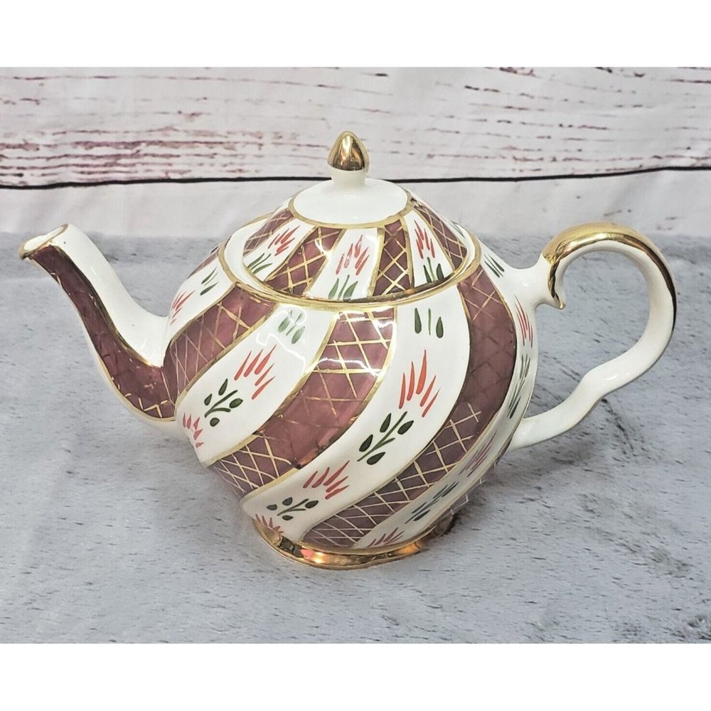 Vintage Hand Painted Price Kensington teapot - EUC - BEAUTIFUL